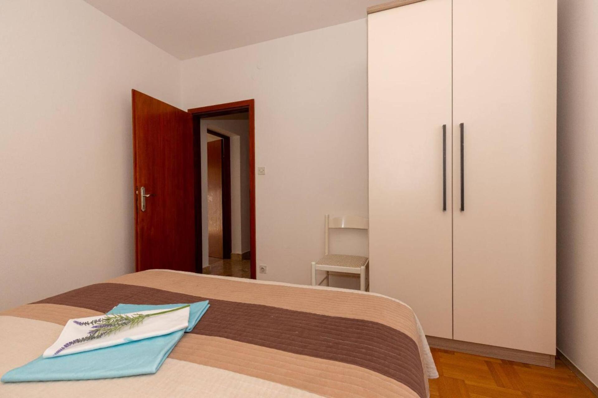 Three Bedroom Apartment In Biograd Weißenburg Exterior foto