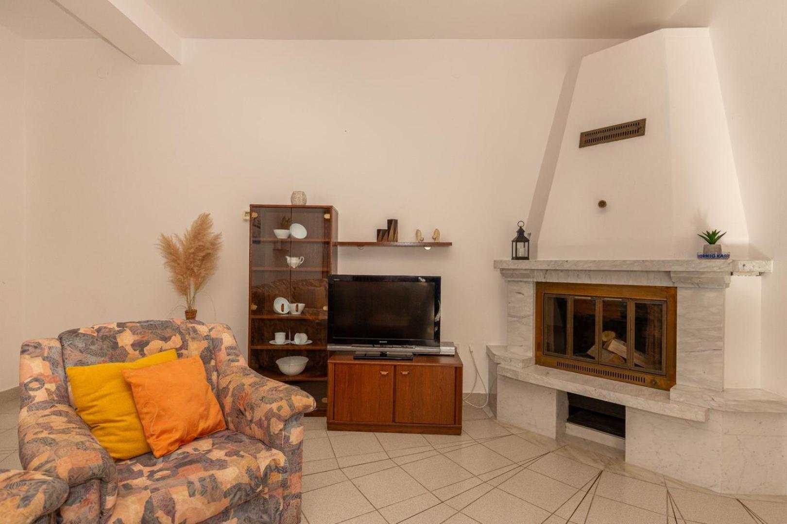 Three Bedroom Apartment In Biograd Weißenburg Exterior foto